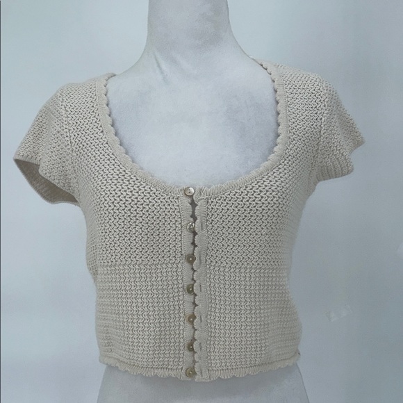 Beerty and Beck Women’s Button Front Knit Crop Top Cream Short Sleeve Cotton M - Picture 3 of 9
